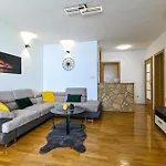 Awesome In Okrug Gornji Appartamento Traù